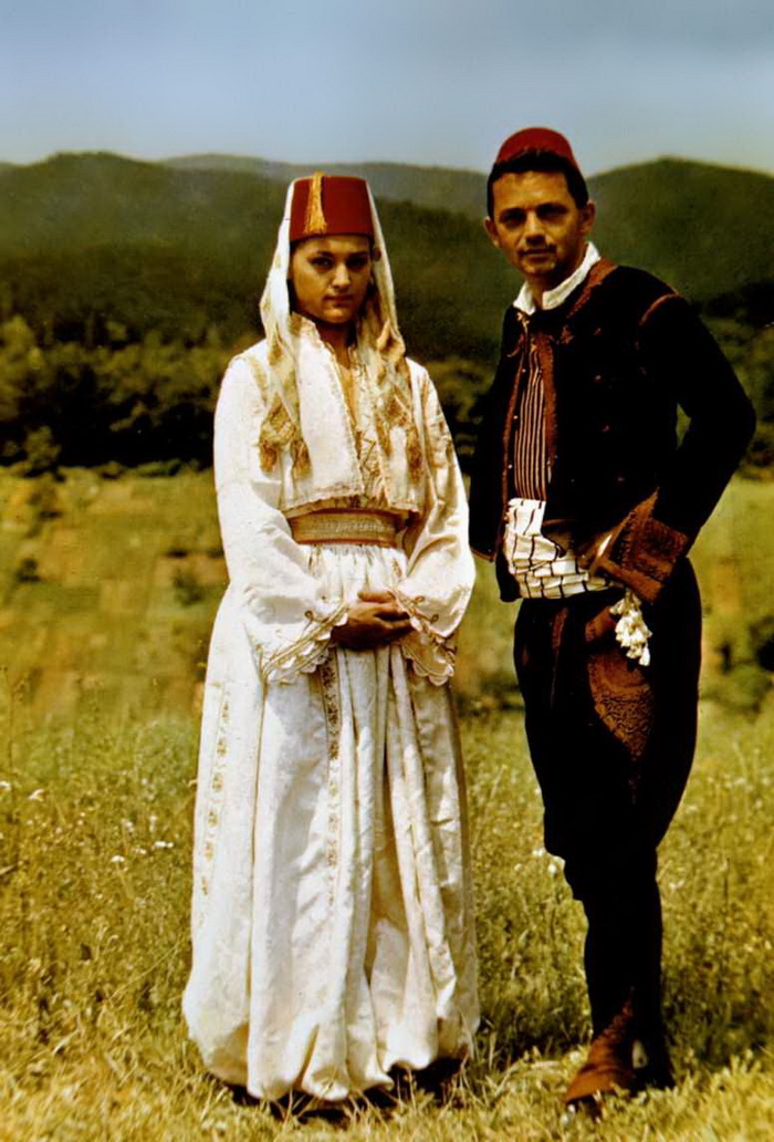 Боснийцы-мусульмане. Боснийцы из Сараево в турецком национальном костюме.